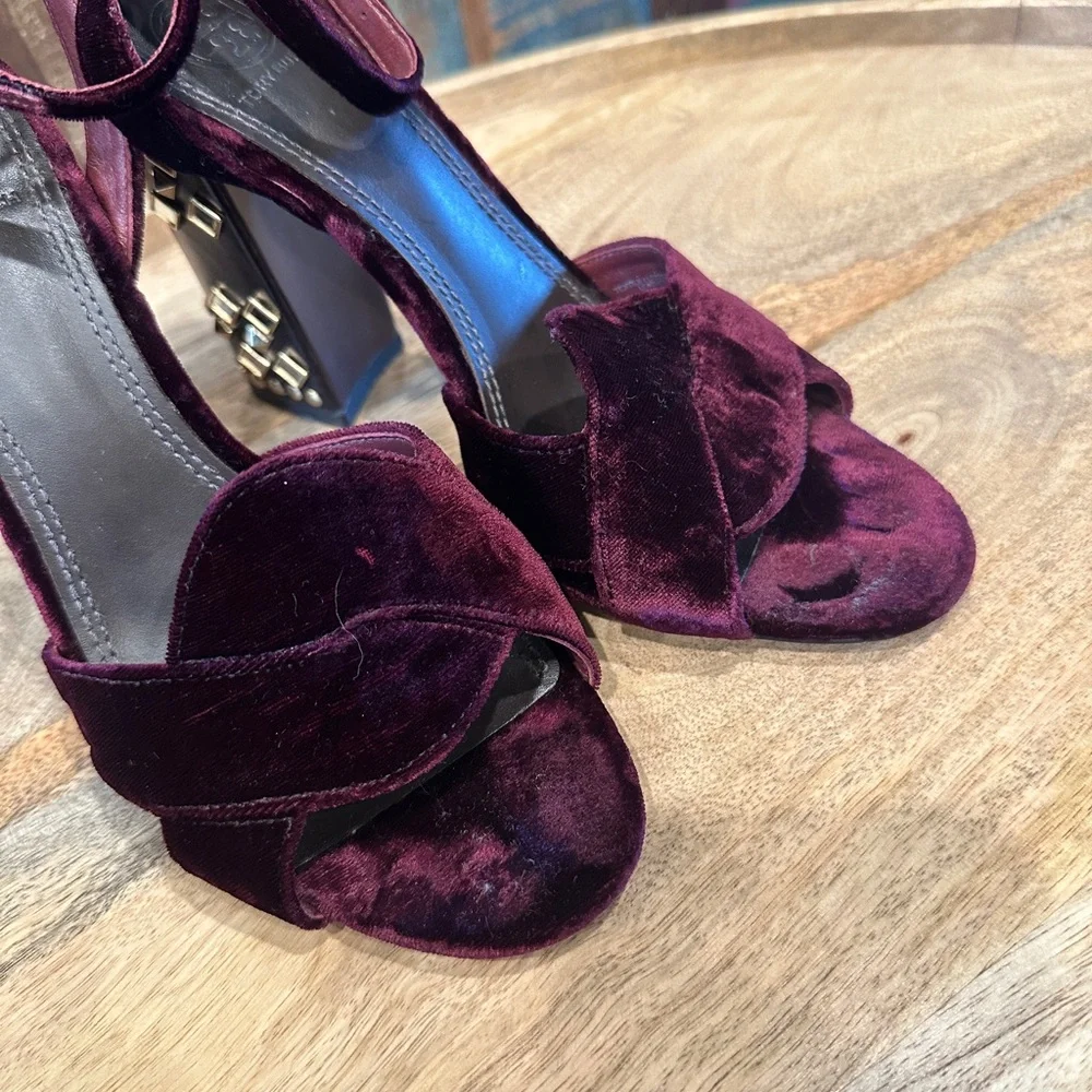 Tory Burch Rich Maroon Velvet Gold Studded Block Heels. Luxurious. U.S. 7.5 - Picture 6 of 16